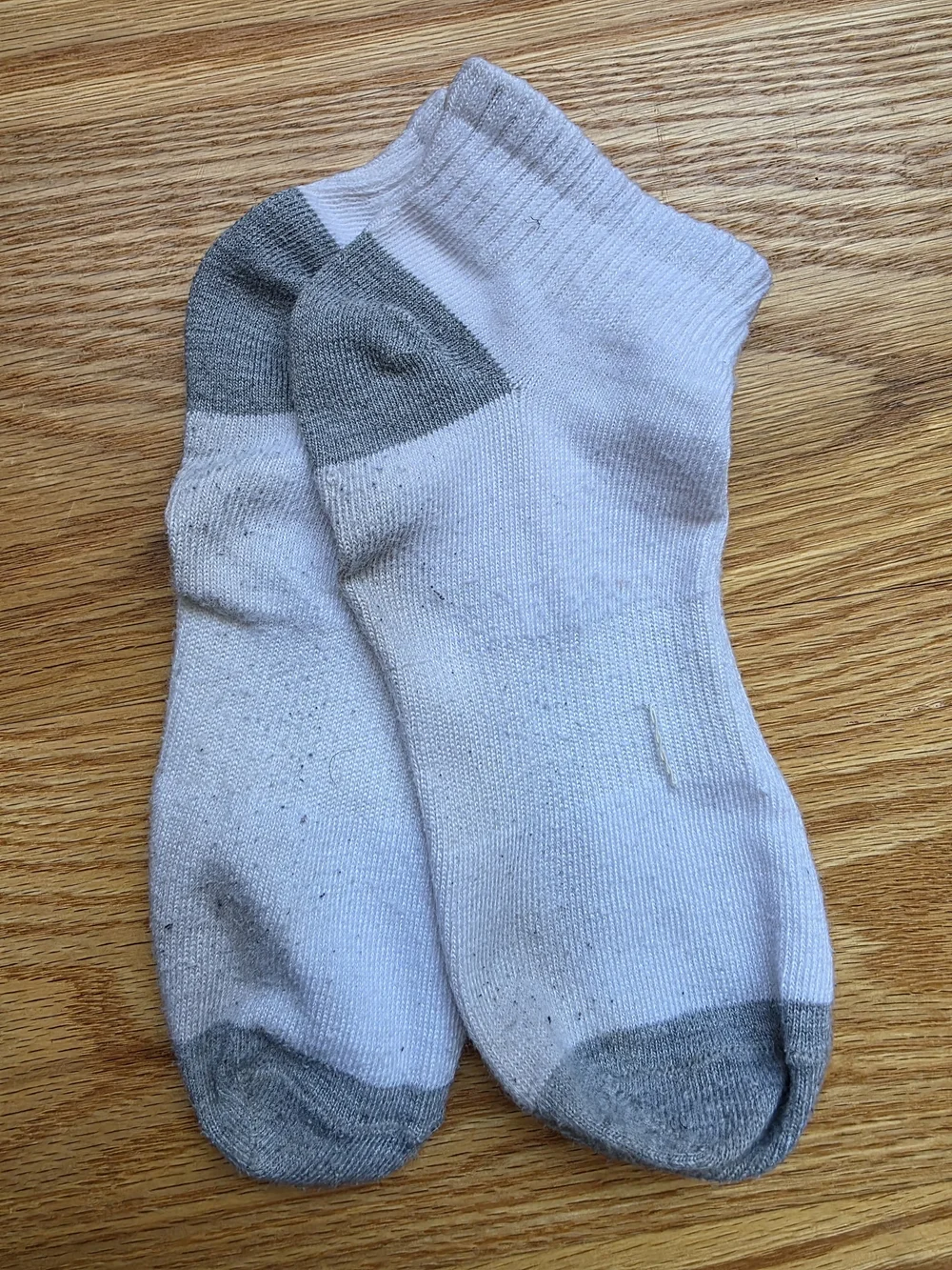 White Ankle Socks with Reinforced Gray Toe & Heel